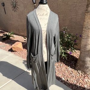 Long grey maxi duster with pockets. Long sleeves. Lightweight. Size XL.